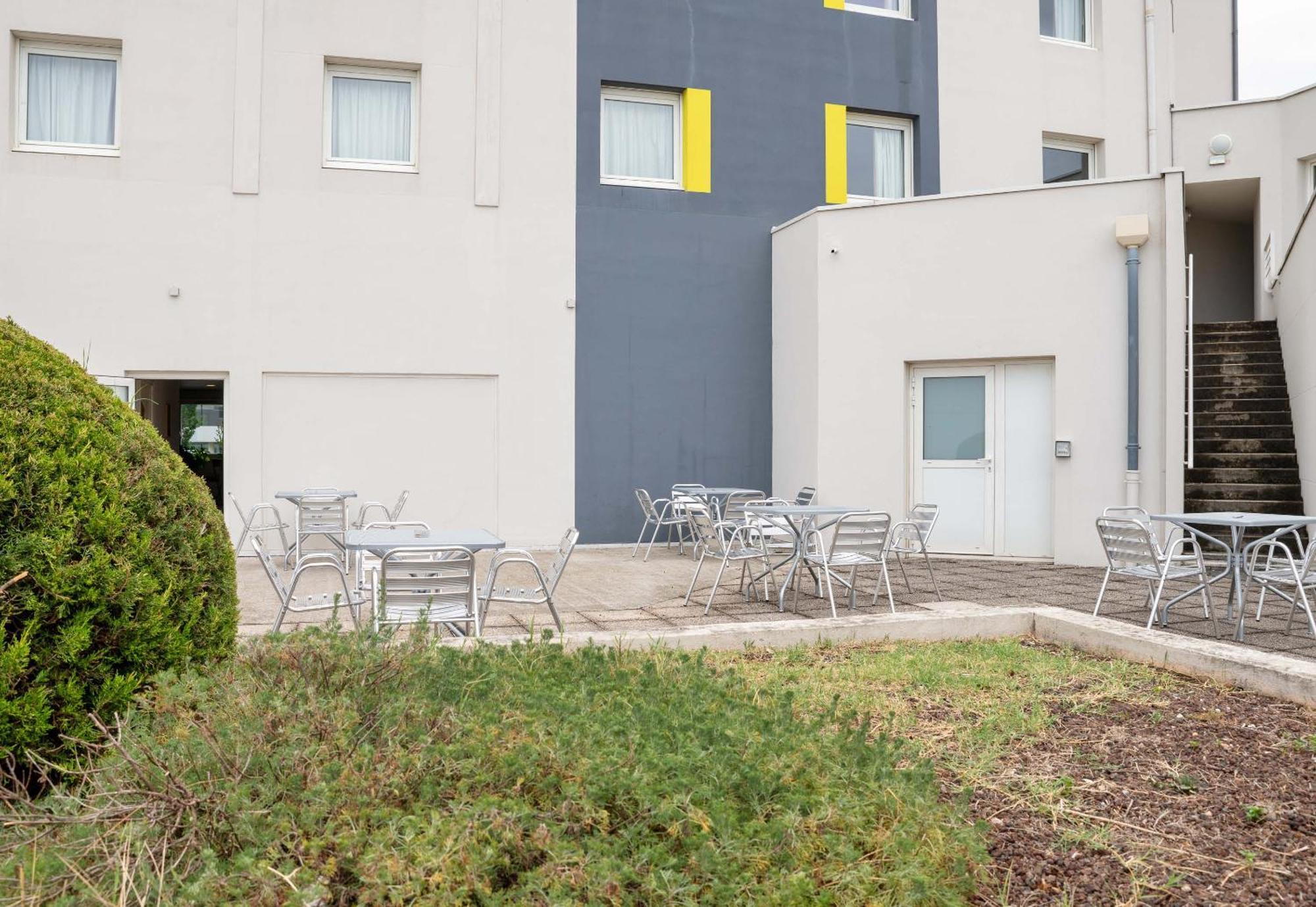 B&B Hotel Lyon Grand Stade Meyzieu Exterior foto